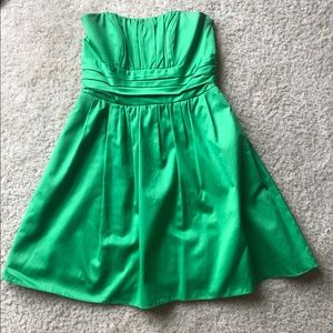 Beautiful Kelly Green Formal Dress w/ Pockets 💚